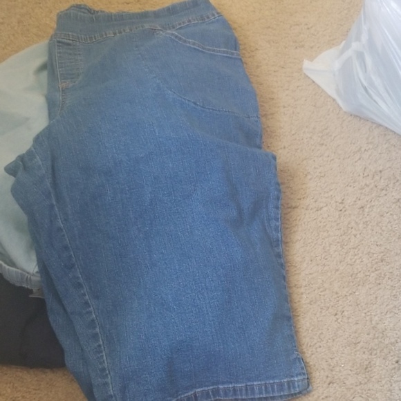 Capris - Picture 2 of 3